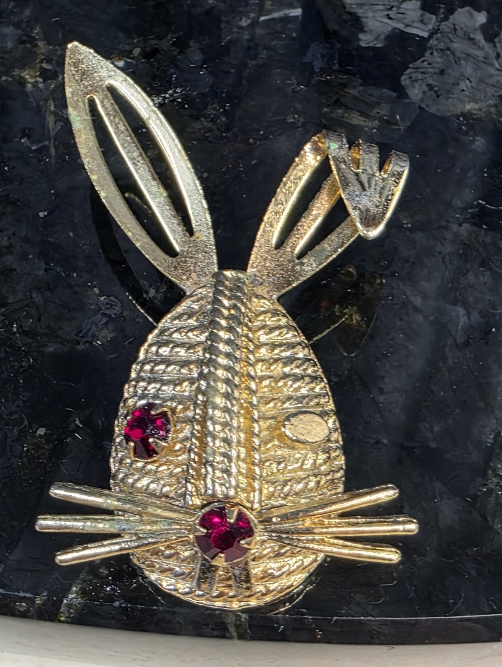 Vintage Sarah Coventry Ruby Red Eye/Winking Bunny Rabbit Brooch